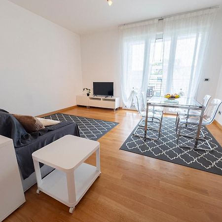 Luxury Apartment - Cesare Battisti 26A サン・ドナート・ミラネーゼ エクステリア 写真